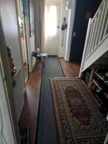 3 Storey House Big Garden Parking Close to Amenities