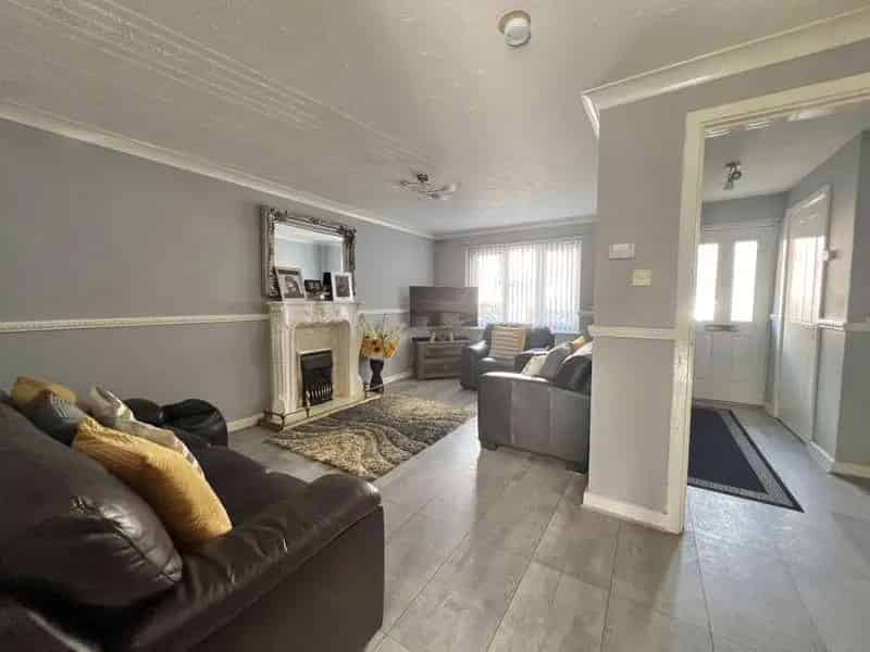 4 bedroom semi-detached house for sale