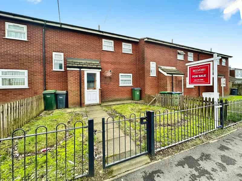 3 Bed House Near West Bromwich Town Centre Freehold