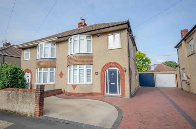 3 Bedroom Semi-Detached House for Sale