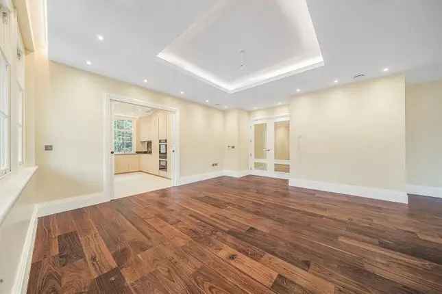 Luxury 3-Bed Flat for Sale in Hampstead Garden Suburb