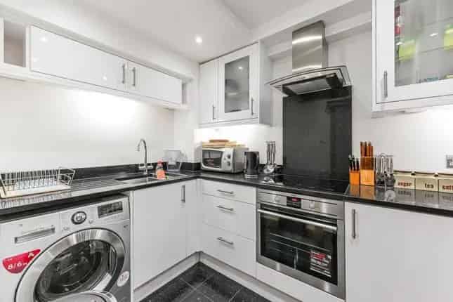 3 Bedroom Flat Piccadilly Mayfair London W1J
