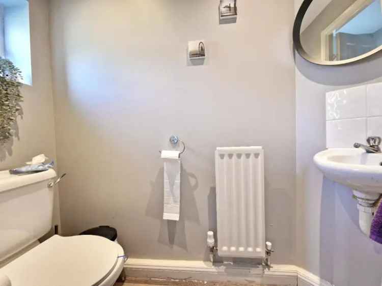 3 Bed House for Sale with Garage and Parking