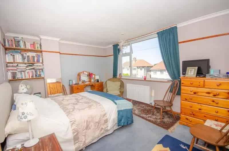 3 Bed End Terrace House For Sale