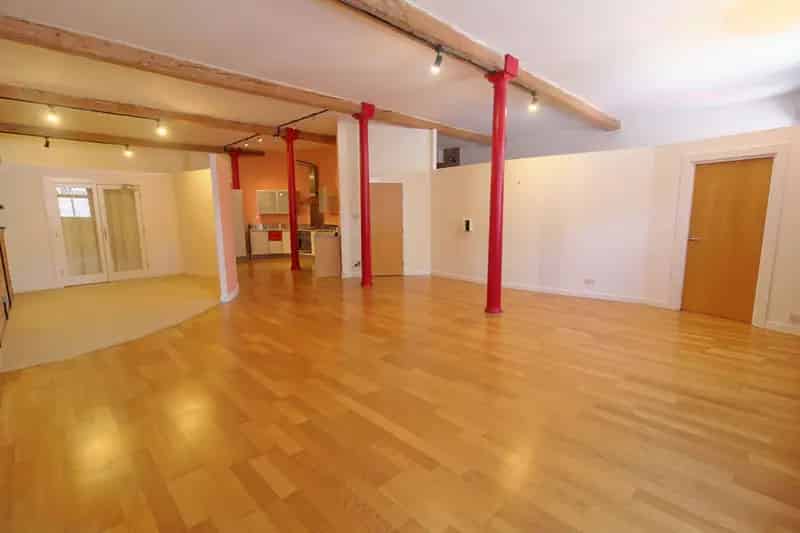 2 Bedroom Apartment Leicester City Centre New Walk Parking