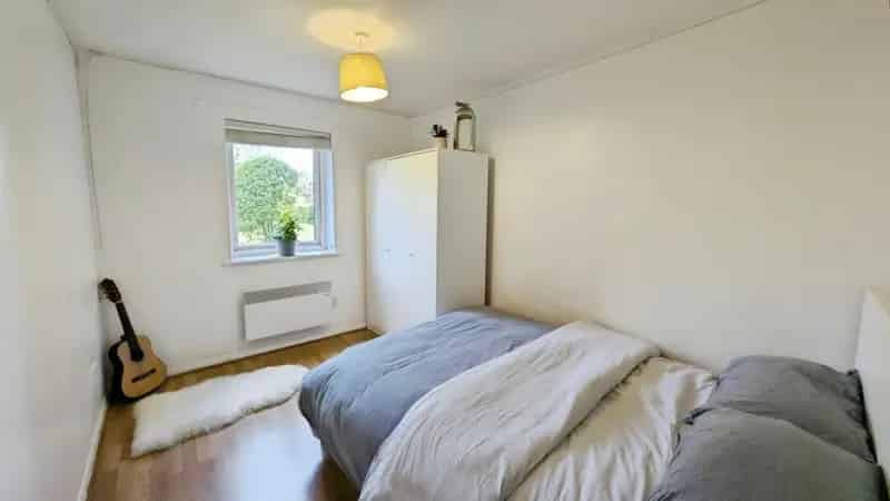 1 Bed Flat for Sale - Modern Apartment with Allocated Parking