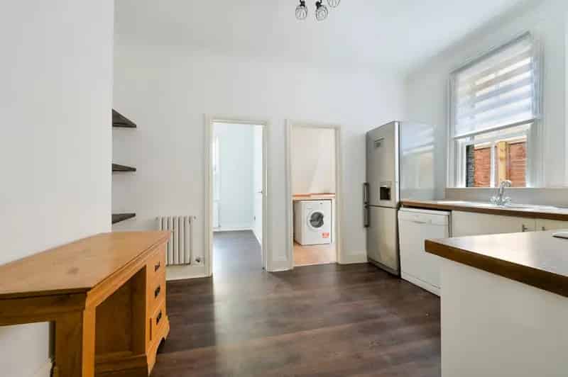 Pavilion Terrace Apartment near Notting Hill and Westfield