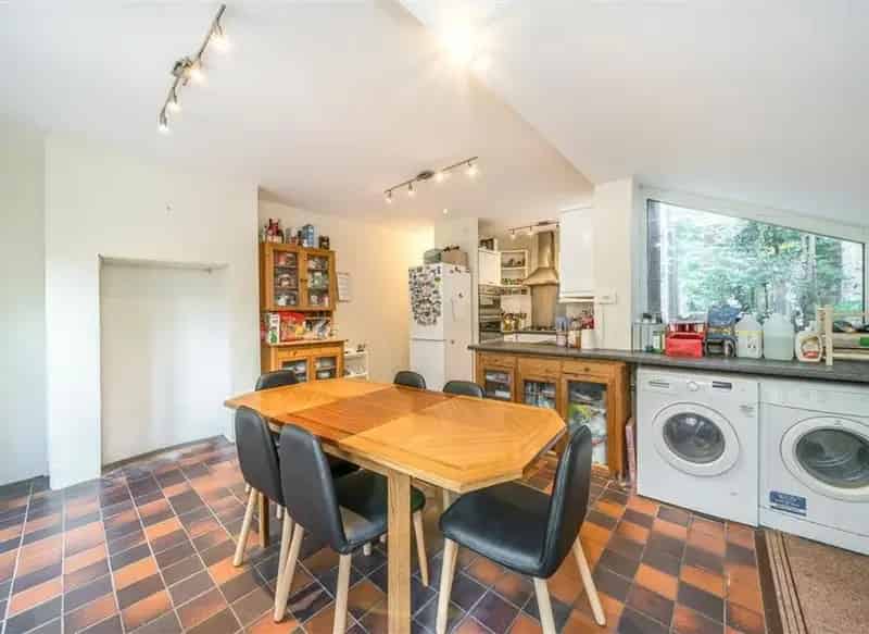 Freehold House with Large Garden Two Reception Rooms Three Bedrooms