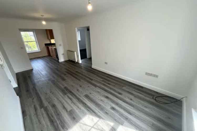 Two Bedroom Apartment Cloverfields Estate Modern Refurbished Allocated Parking