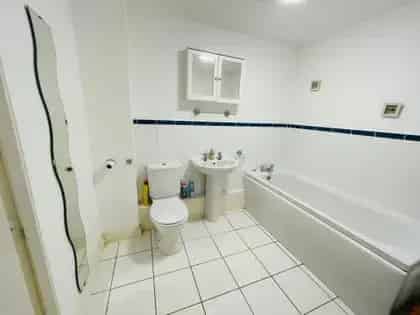 2 Bed 2 Bath Apartment Manchester - Available Now