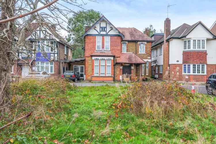 4 Bedroom Detached House for Sale in Southgate