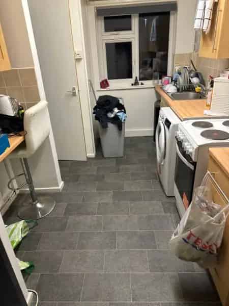 2 Bedroom End Row House Quiet Peaceful Home