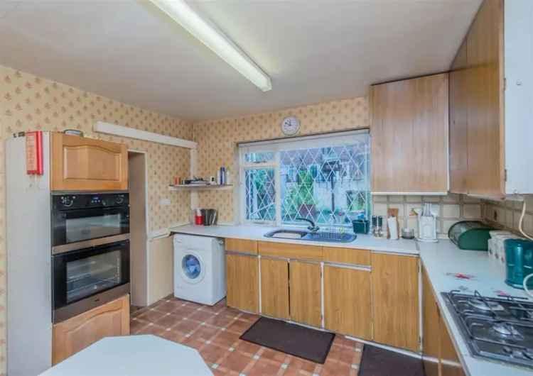 4 bedroom end of terrace house for sale