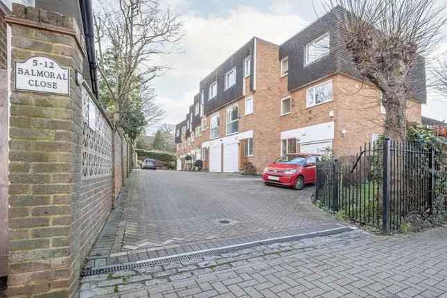 3 Double Bedroom Terraced House to Rent near Putney Station