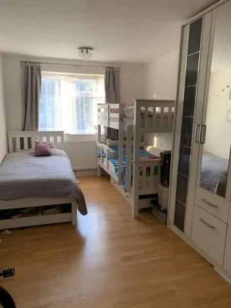 Spacious 2 Double Bed Flat Near Tottenham Hotspur Stadium