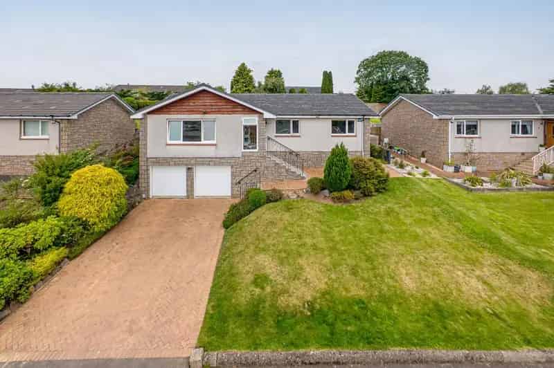 5 Bedroom Detached House for Sale in Bearsden