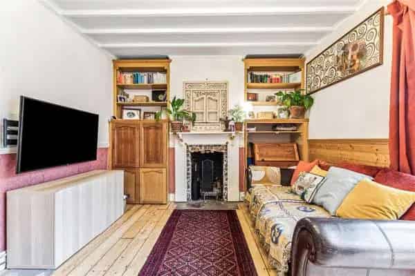 Spacious Terrace House with West-Facing Garden and Off-Street Parking