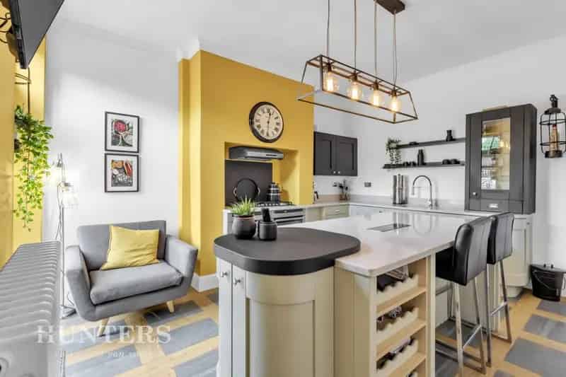 3 Bedroom End Character Villa For Sale Newhey