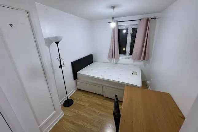 Maisonette to rent in Rainhill Way, London E3