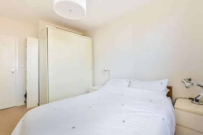1 Bed Art Deco Flat for Sale Near Westfield