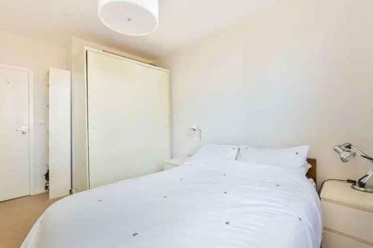 1 Bed Art Deco Flat for Sale Near Westfield