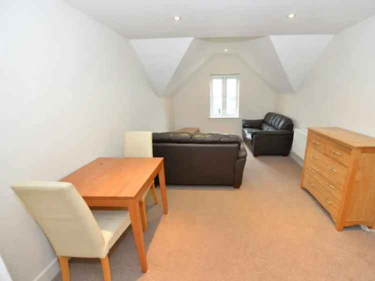 Flat For Rent in Bournemouth Road, Eastleigh, England