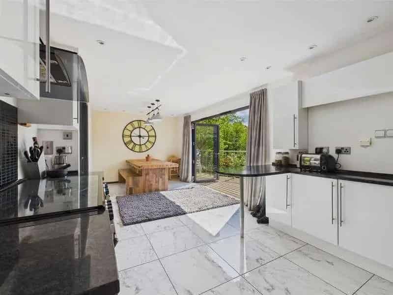 3 bed house for sale
