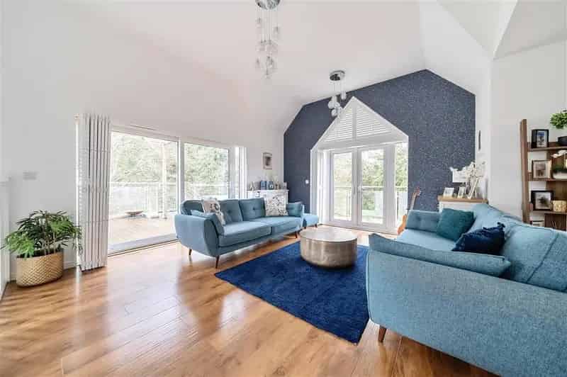 5 Bedroom Detached House for Sale - Reduced Fees