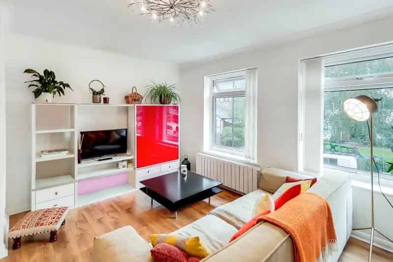 2 Double Bedroom Apartment near Hatch End Station