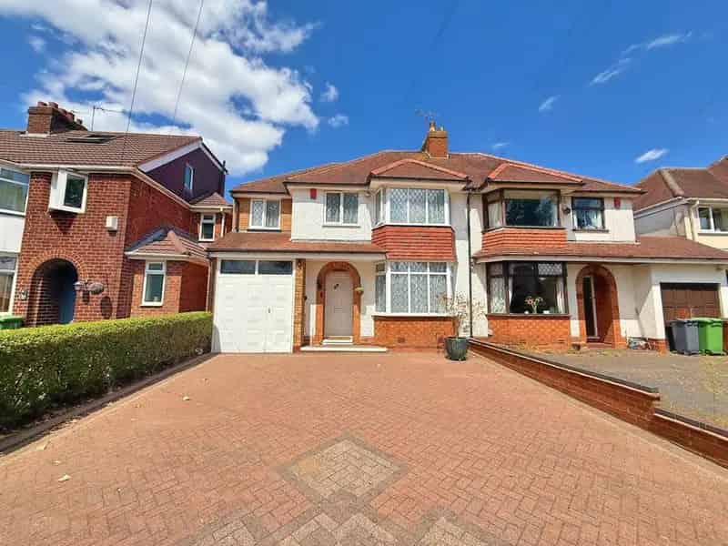 5 Bedroom Semi Detached House For Sale