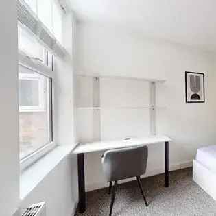 6 Bedroom Student House 190m² Manchester All Bills Included