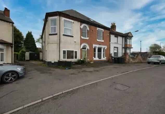 3 Bedroom Semi Detached House Nottingham NG3 For Sale