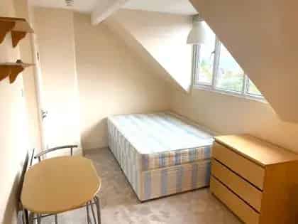 1 Room Studio Flat 39m2 Hendon Central London