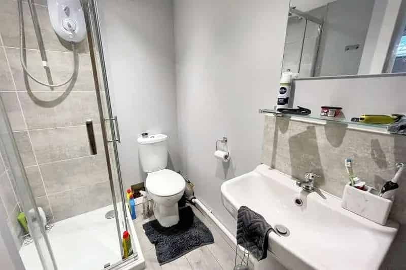 5 Bedroom Semi Detached House for Sale