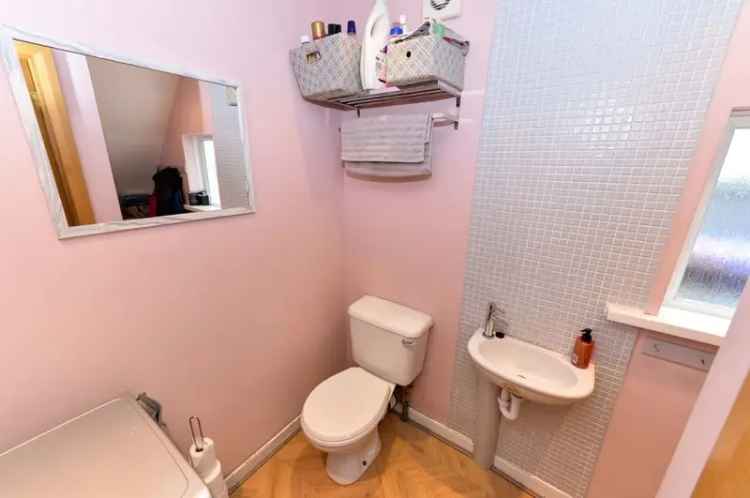 3 Bedroom Semi Detached House for Sale Belfast BT4