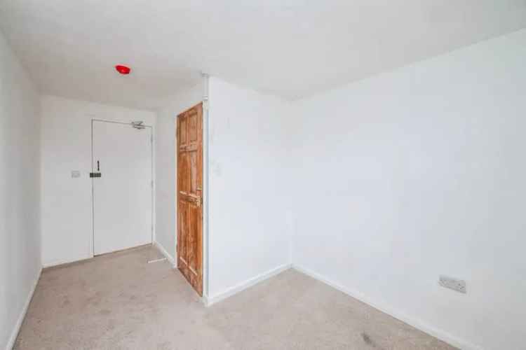 Six Bedroom Top Floor Flat Great Yarmouth Investment Opportunity