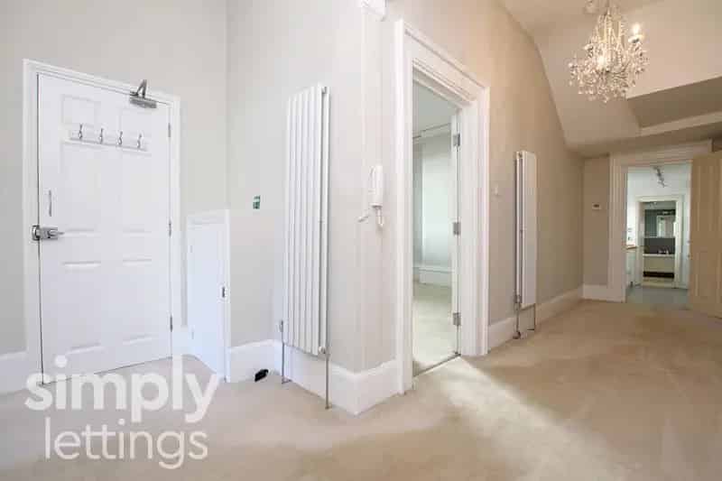 1 Bedroom Flat Brighton - Parking Available