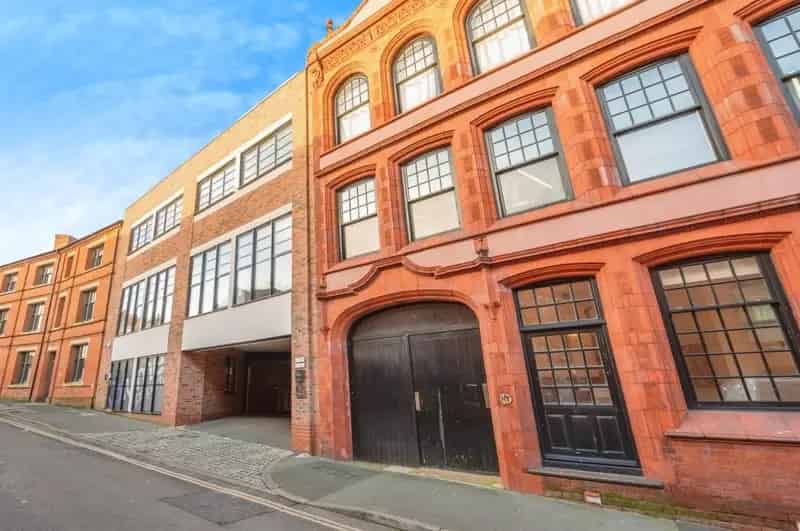 Jewellery Quarter 2-Bed Apartment - Modern Million Pen Development