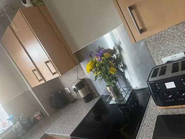 2 Bedroom House in Pickering with Garden and Parking