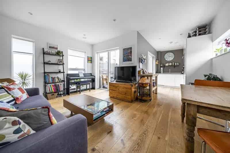 Modern 2-Bedroom Maisonette near Bermondsey and London Bridge