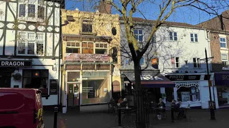 Retail Salon Premises Town Centre 3 Parking Spaces