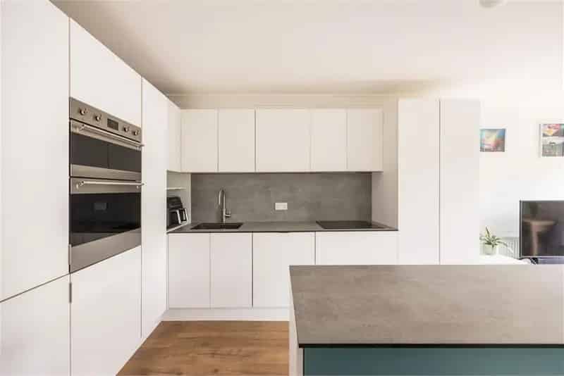 2 Bed Terraced House with Private Garden and Parking