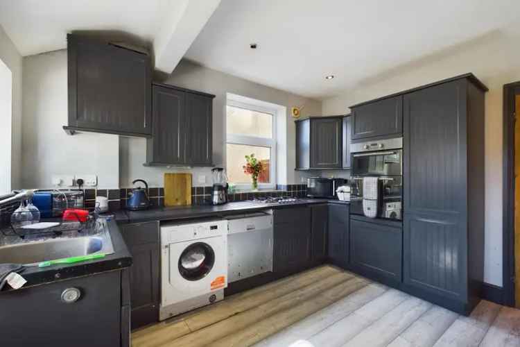 4 Double Bedroom Detached Bungalow Near Cosham High Street
