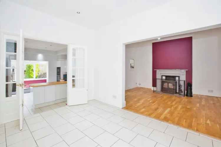 6 Bed 3 Bath Detached Family Home with Garage and Garden