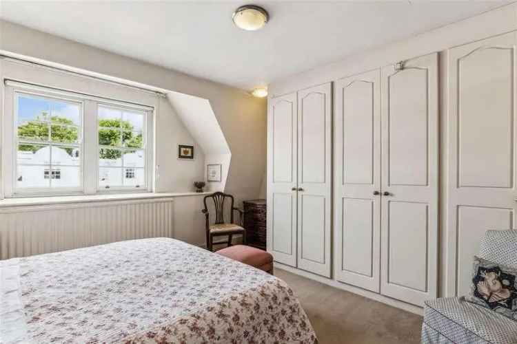 5 Bed House for Sale near Barons Court