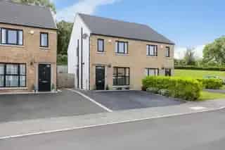 Stunning 3-Bed Semi-Detached Home Near Town Centre