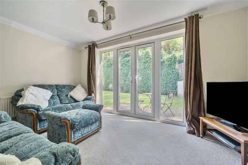 2 Bed Flat for Sale Town Centre