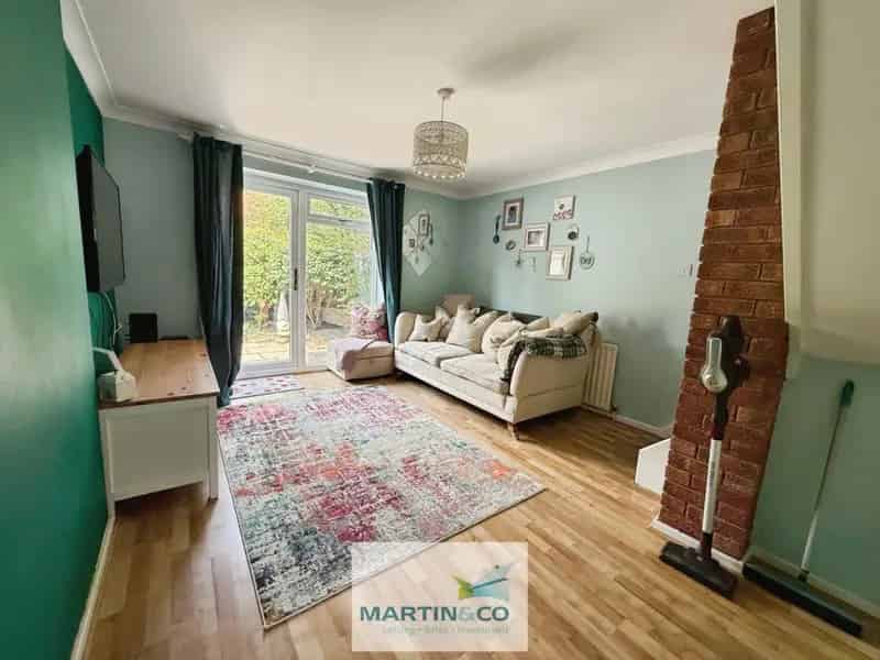 2 Bedroom House For Sale Near Public Transport