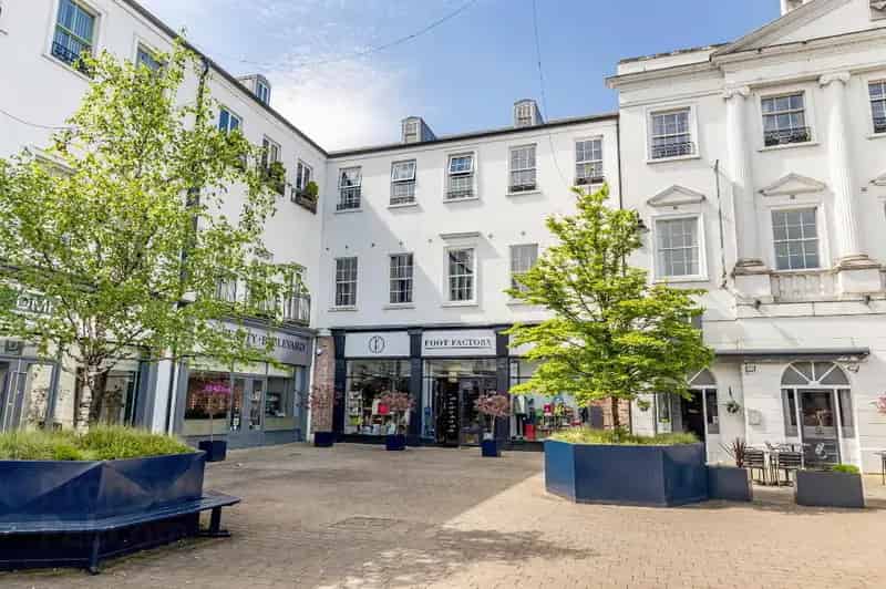 Luxury Penthouse Apartment Lisburn City Centre Two Double Bedrooms Parking