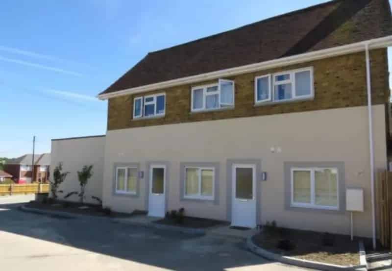 1 Bedroom Maisonette Near Town Centre and Leisure Park